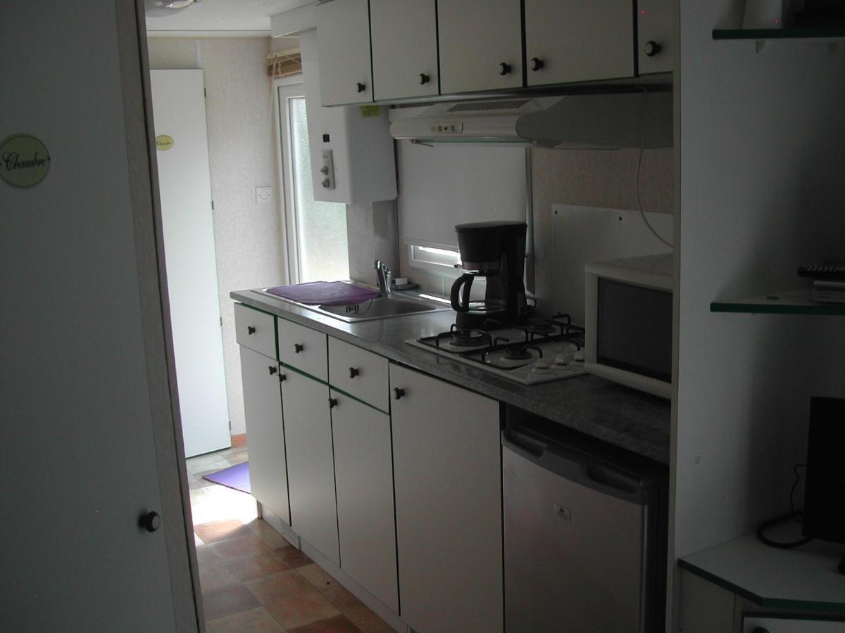 Mobil Home Dordogne Mouzens  エクステリア 写真