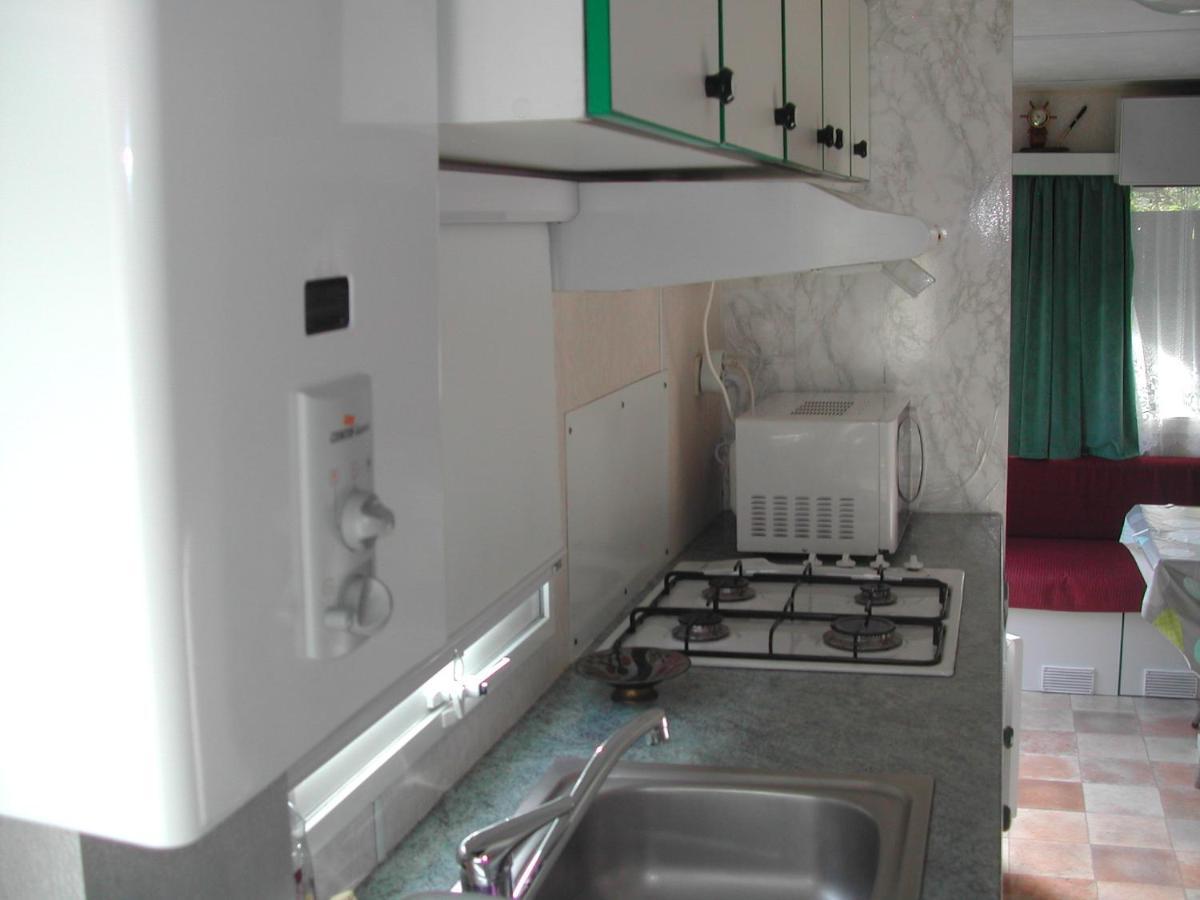 Mobil Home Dordogne Mouzens  エクステリア 写真